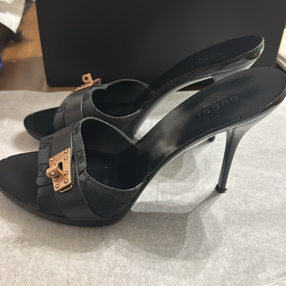 GUCCI Shoes
black monogram mules - Picture 2 of 5